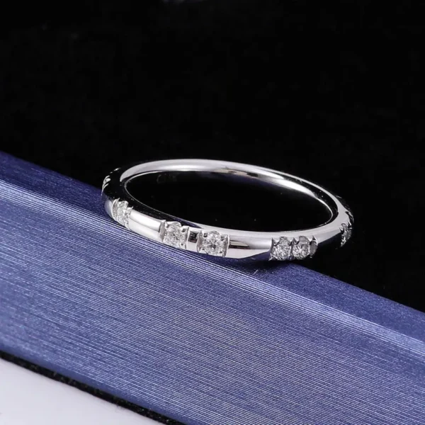 Product photograph showing the mixed-cut band ring.